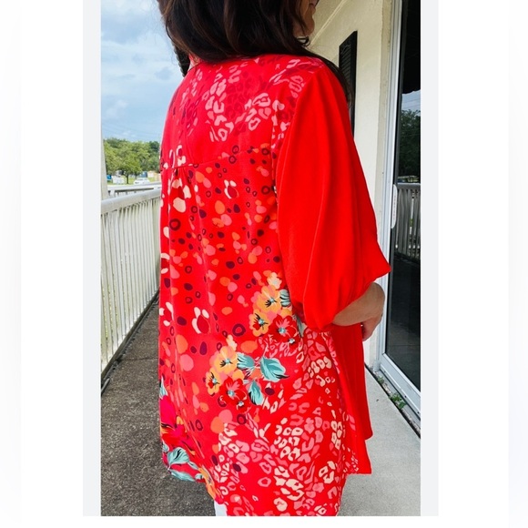 Umgee Tops - Umgee Red Animal & Floral Print Back Panel Linen Fringe Blouse